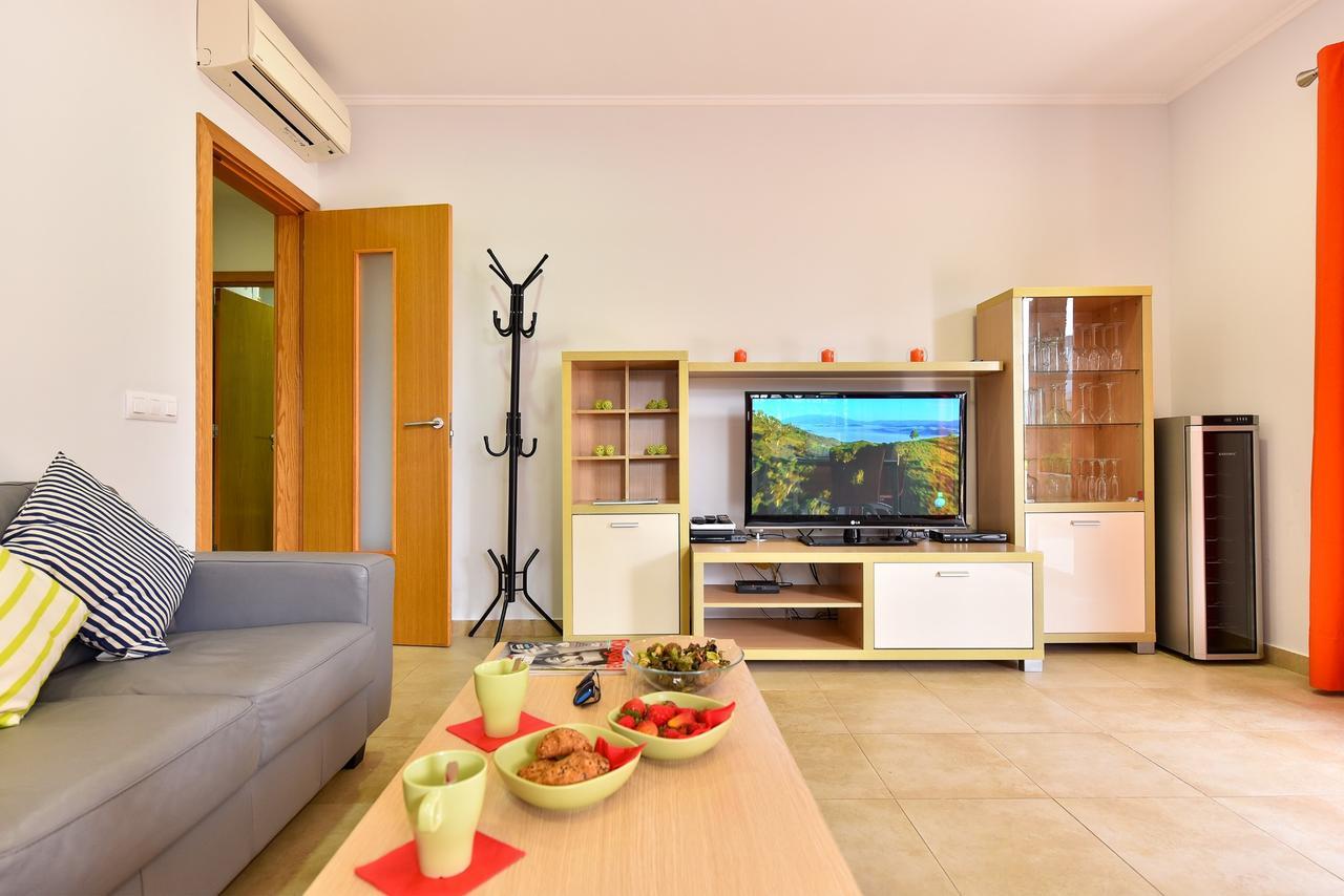 Beach House Adelfas San Agustin Mci Bagian luar foto